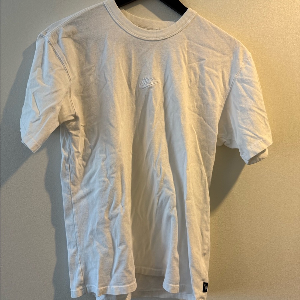 Nike Men's White and Black T-Shirt